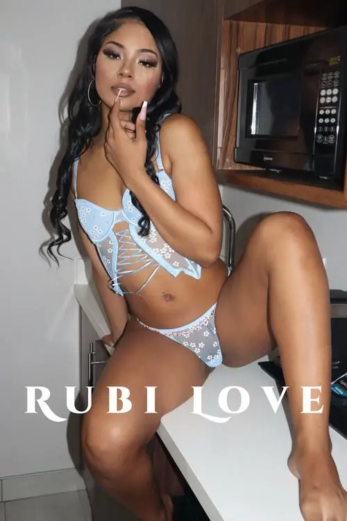 Story by HunniBee300